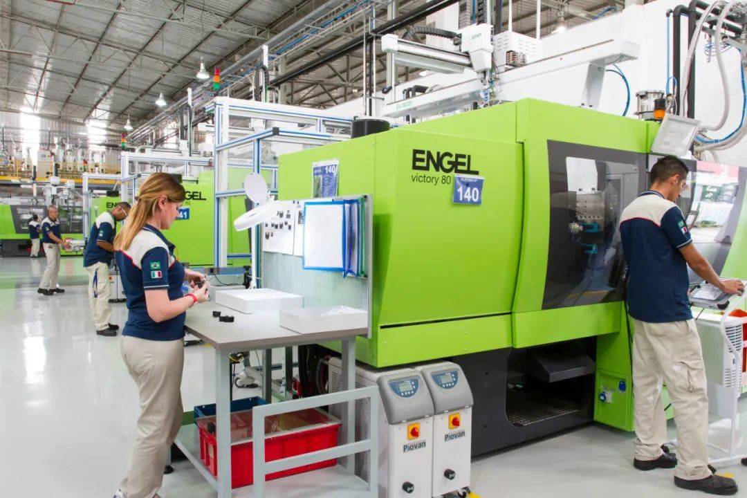 engel交付第一百台victory注射成型机