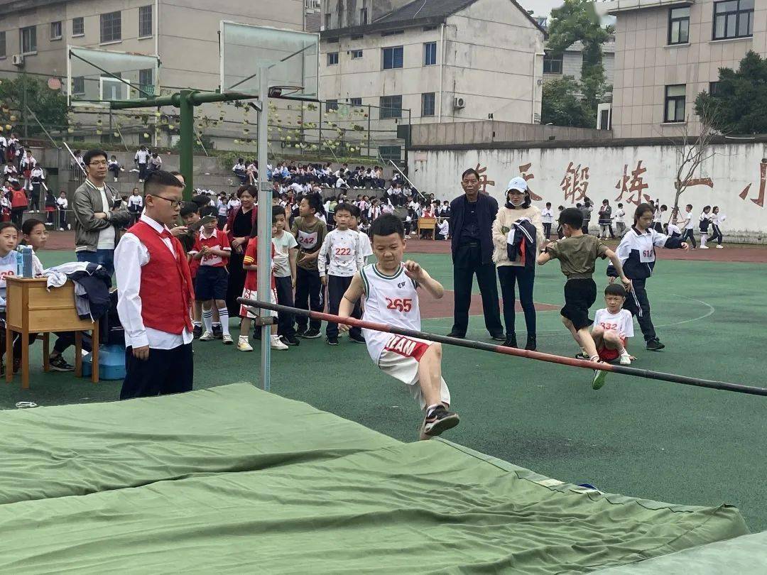 让百年党史活起来吴宁二校运动会开幕式燃爆全场