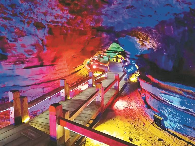 火山口国家森林公园28日正式开园,公园位于牡丹江市镜泊湖景区西北52