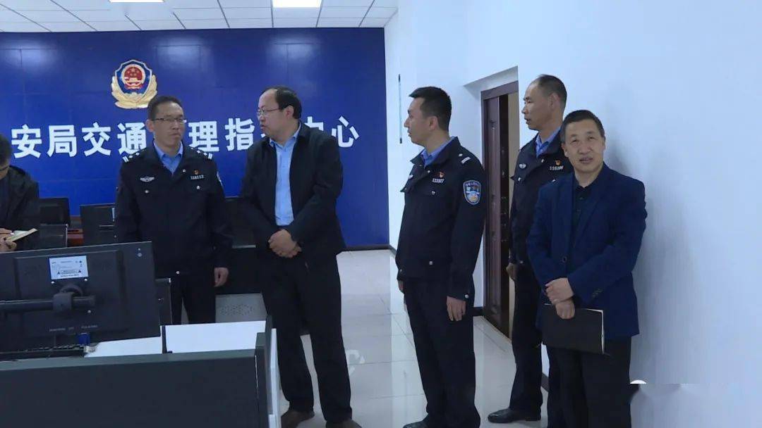 4月29日,县委常委,县政府常务副县长刘定顺带领县