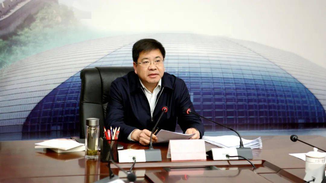 郭瑞林及各部门负责人驻区单位负责人参加会议会议听取并研究了当前