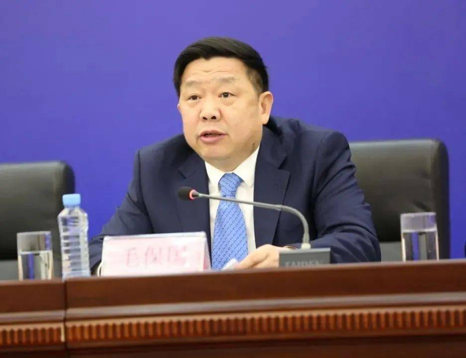 请问毛保国副书记,在维护妇女儿童合法权益方面,省委政法委是如何发挥