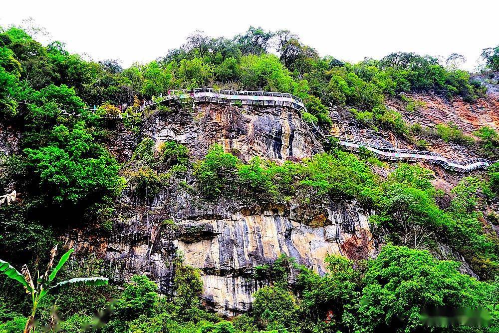 游西洋江大峡谷,走侬人谷七彩9d玻璃栈道_广南县