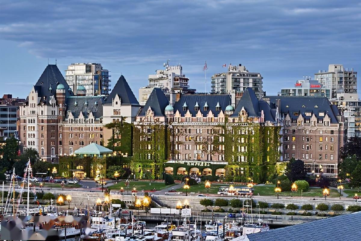 加拿大最有女王气质的酒店费尔蒙帝后大酒店体验英国城堡生活