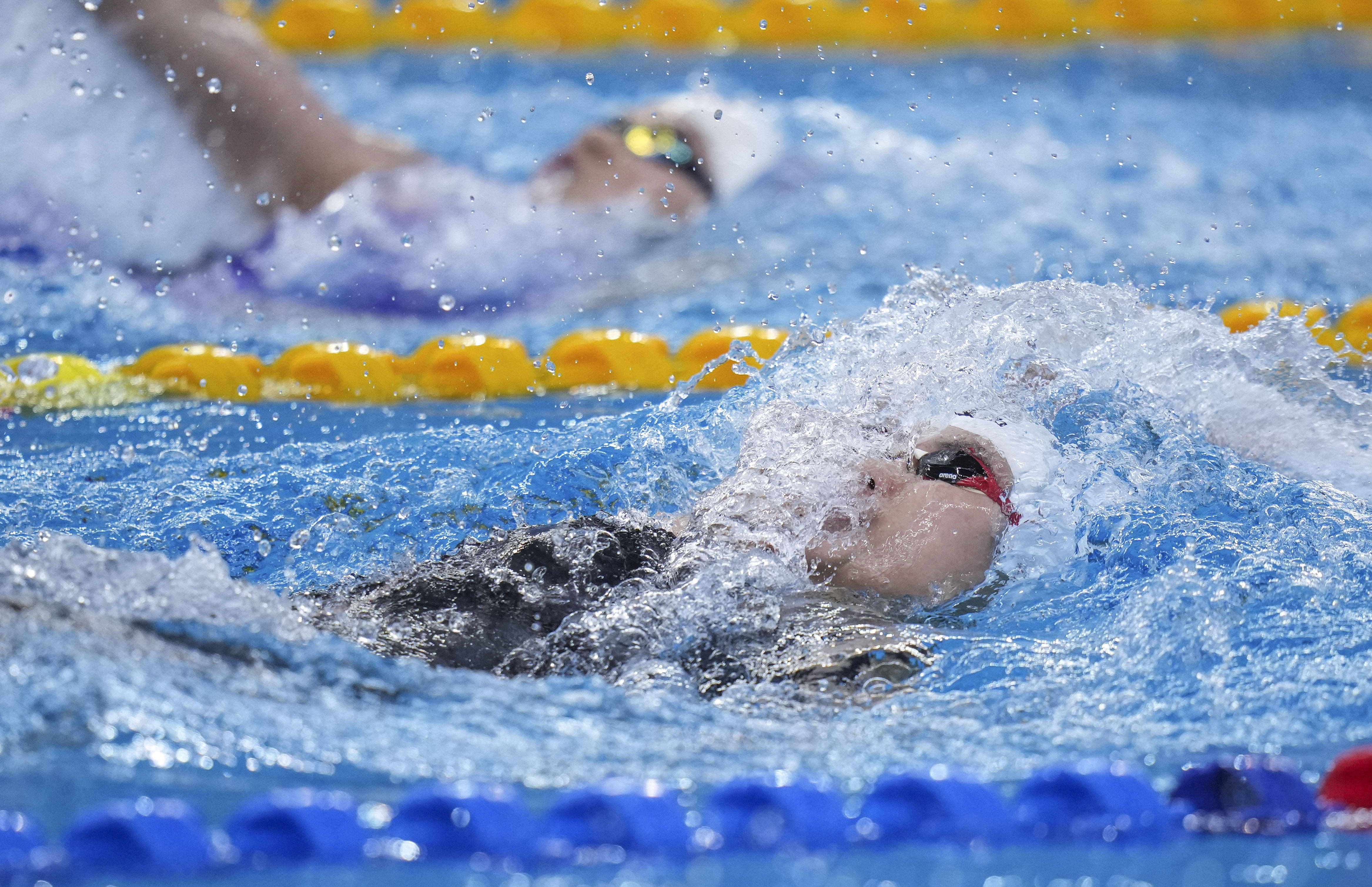 当日,在山东青岛举行的2021年全国游泳冠军赛暨东京奥运会选拔赛女子
