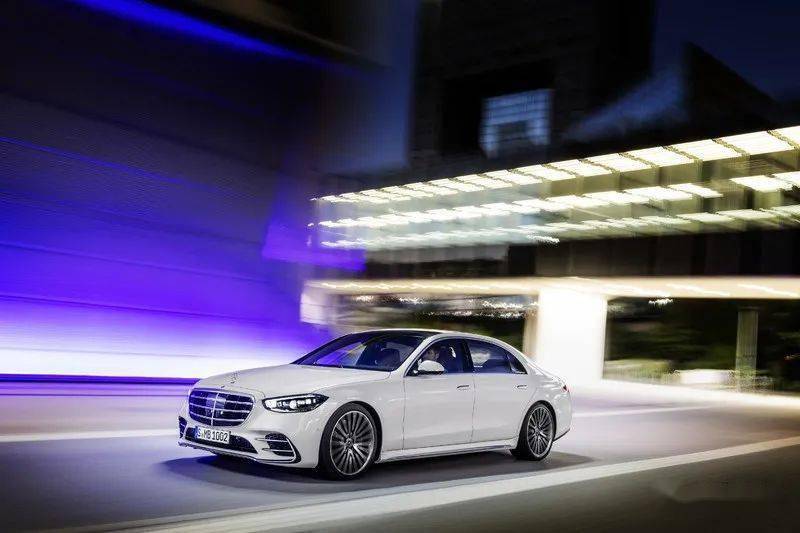 脱颖而出】Mercedes-Benz S-Class 夺下本届世界最佳豪华车大奖_手机搜狐网