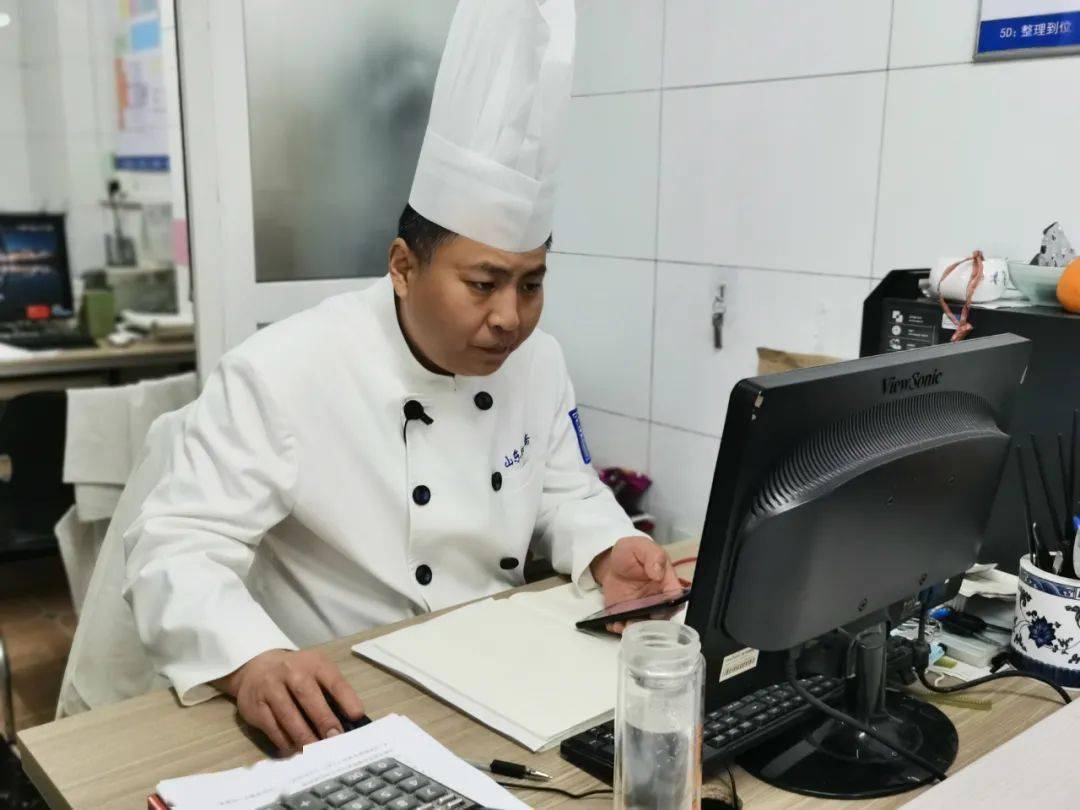 美食淄博致敬劳动者献礼建党100周年知味斋厨师长张刚