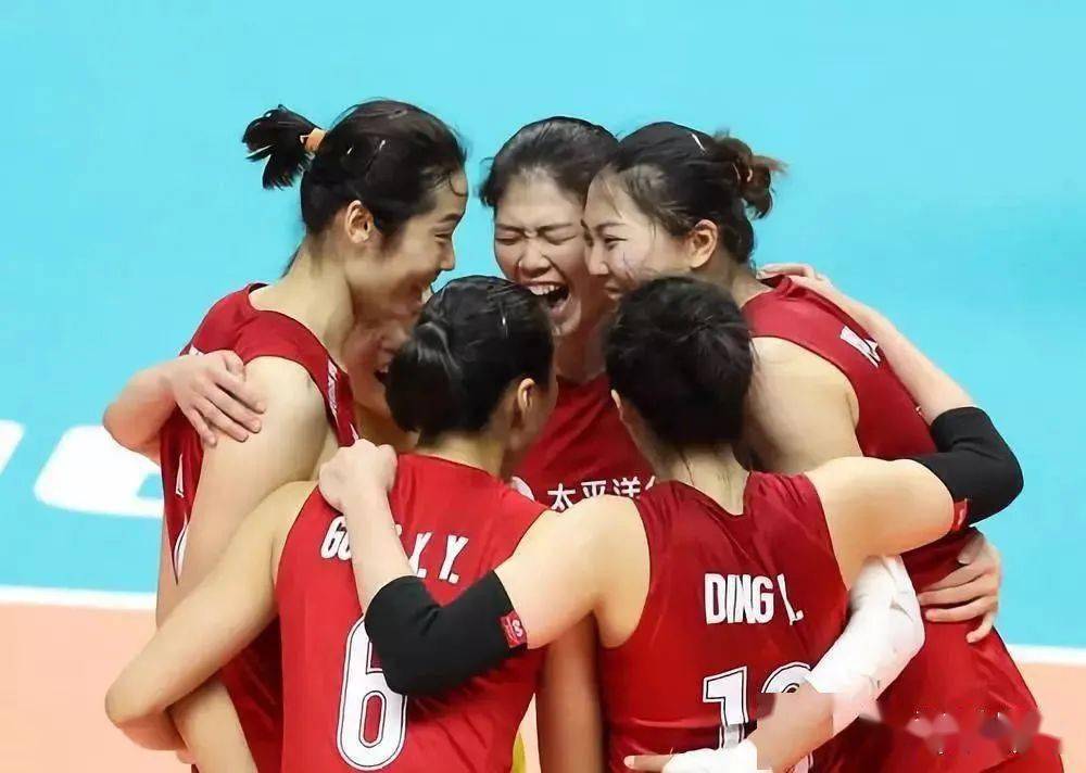 朱婷与意大利斯坎迪奇签约一个赛季|移动！ 郎平现身意大利联赛现场，为中国女排朱婷和姚迪加油助威！