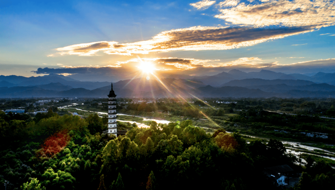 回澜塔 摄影:易兴顺