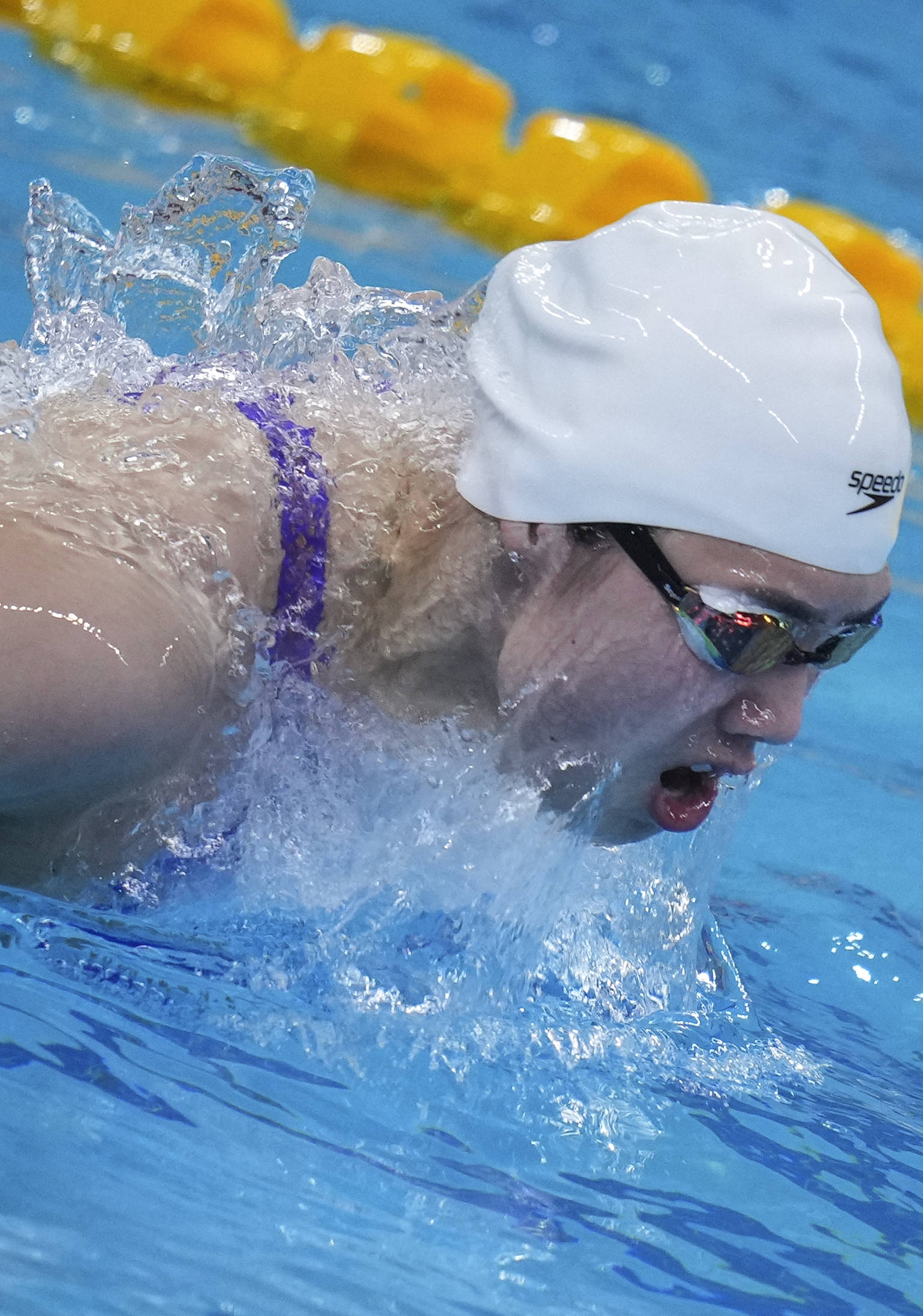 游泳全国冠军赛张雨霏晋级女子200米蝶泳半决赛