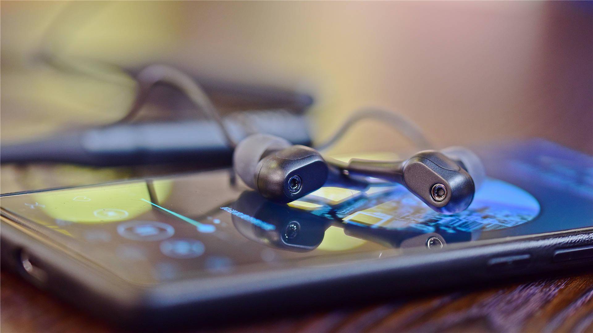 无线降噪耳机中的高性价比水桶机——简单说说索尼wi-c600n耳机_产品