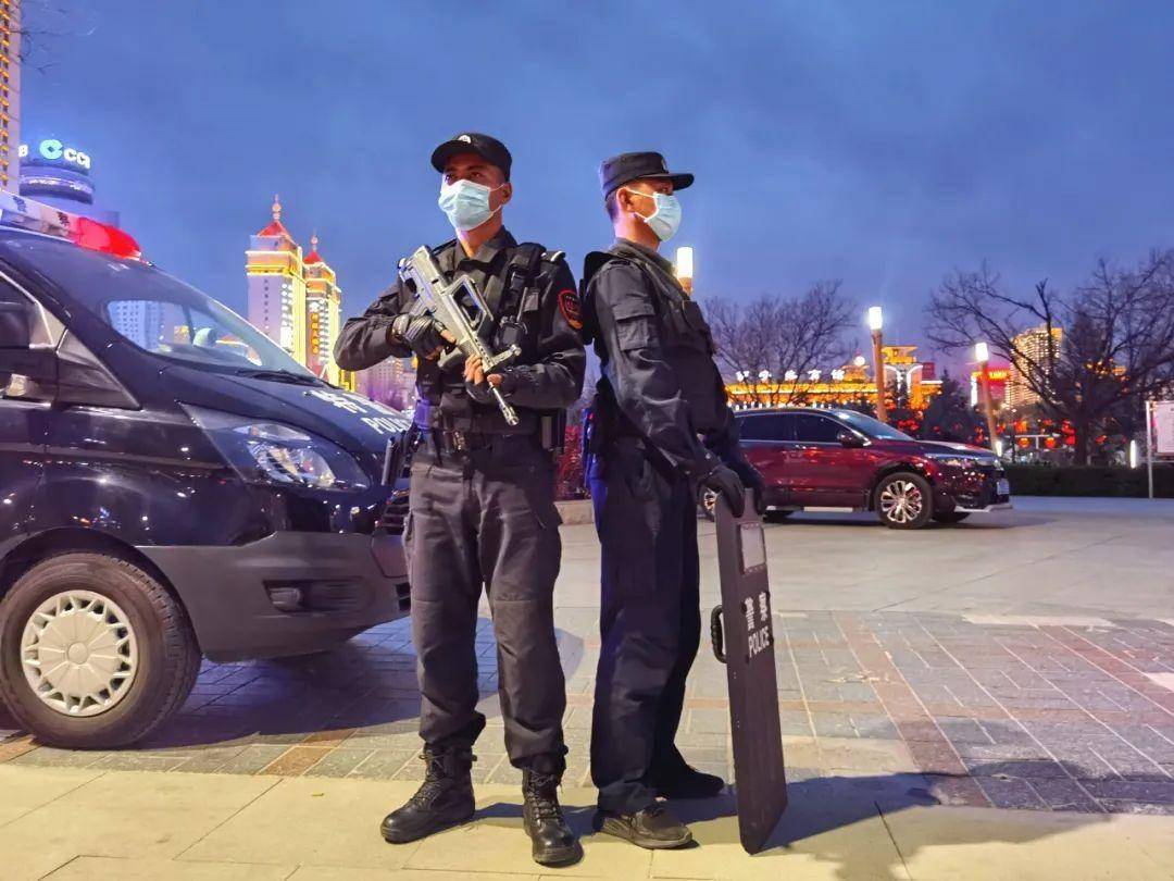 科学部署警力,加强对党政机关,人员密集场所,重点城市广场的巡逻管控