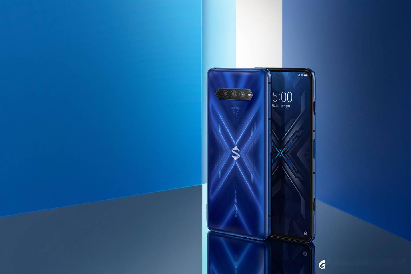 黑鲨4樱舞粉和黑鲨4pro战羽青众筹成功已进入生产阶段