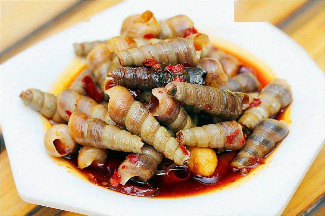 肉肉都已经冒出来了新鲜的田螺和钉螺刚上桌就被秒抢一空!