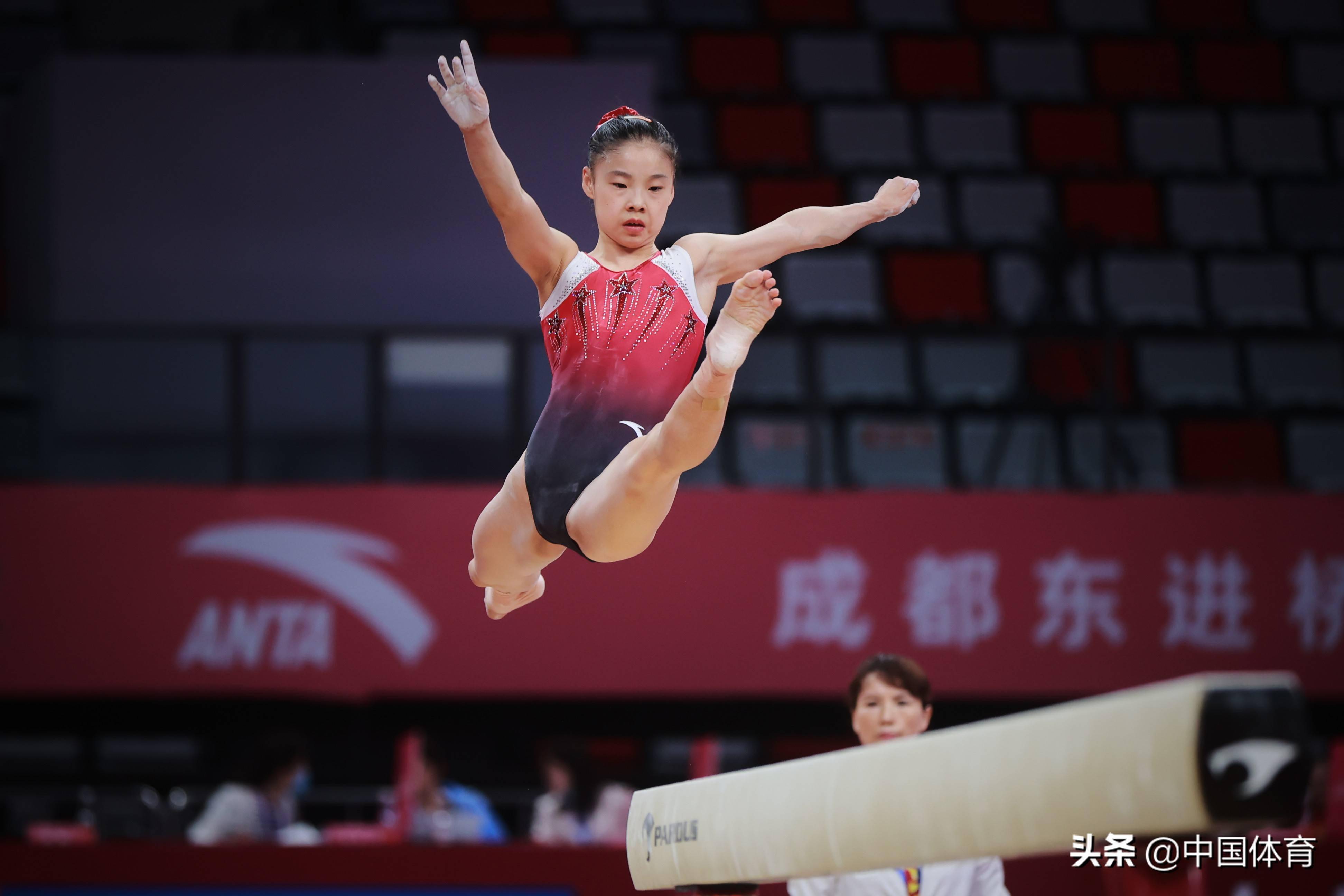 體操全錦賽女子賽臺訓練 國手適應場地期待完美髮揮_劉婷婷