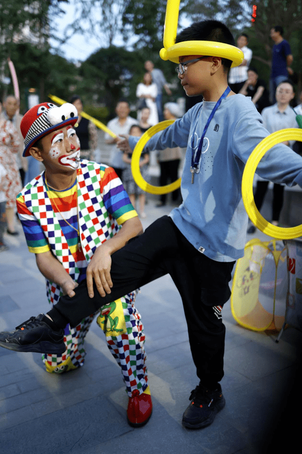 美好随风扑面而来一起相约经开区"街头文化"表演遇见一场艺术的盛宴吧