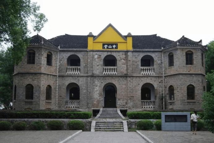 抗战大后方,八路军驻湘办事处迁至邵阳,吕振羽受命创办塘田战时讲学院