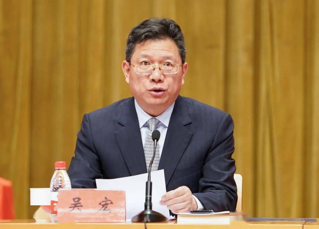 要继续坚定地以开放创新作为主导战略,坚定地向着"双