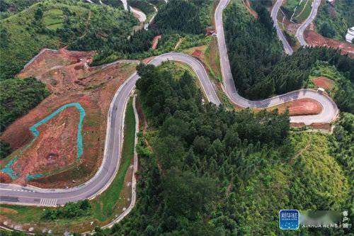 貴州從江山路彎向鄉村振興路