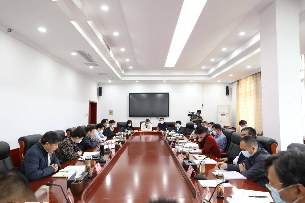 市人大常委会召开第63次主任会议