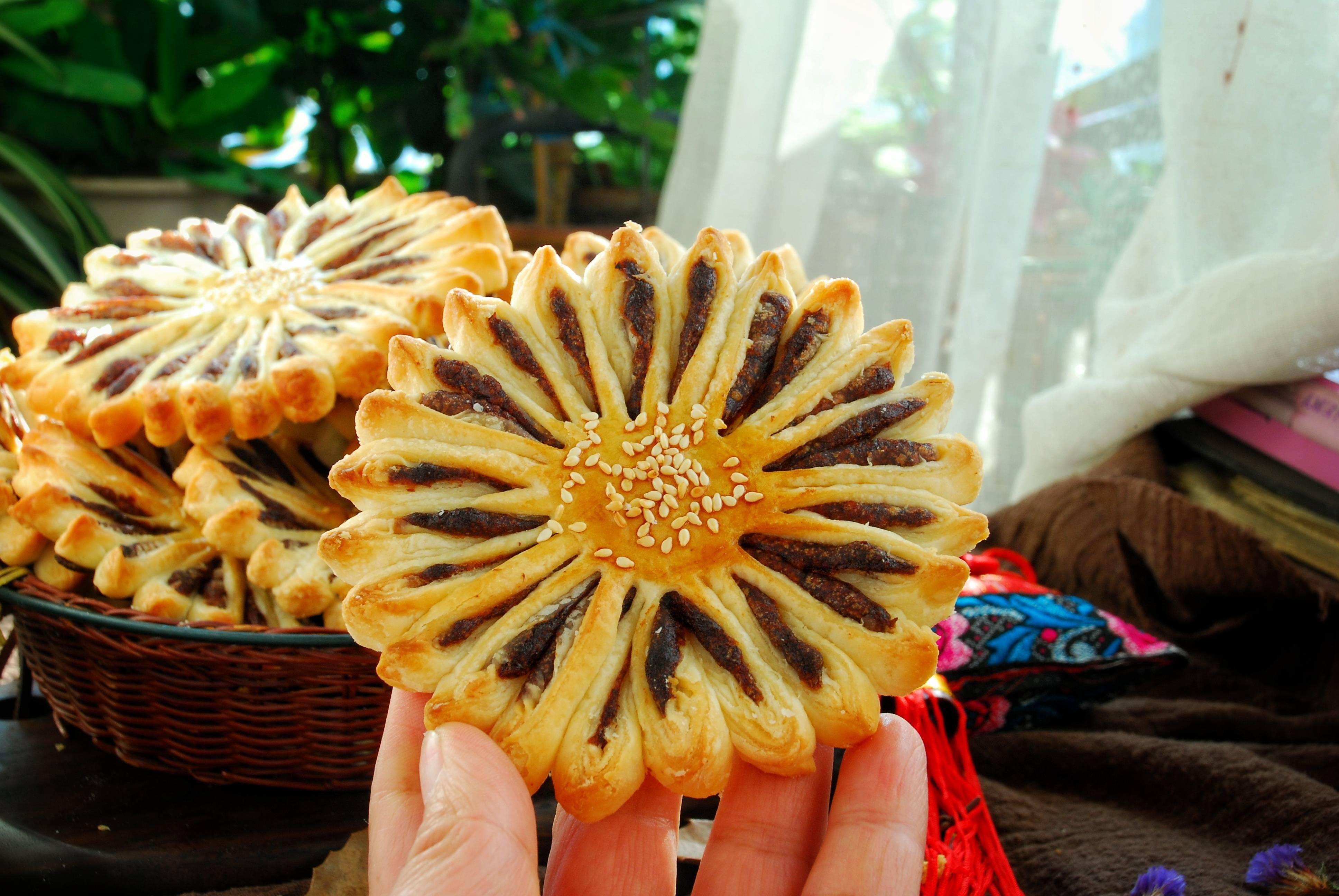 我用家里的普通面粉做了一款小点心 像花儿一样 全家都喜欢 步骤