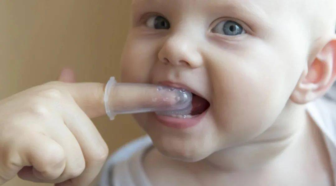 孩子出牙晚是缺钙？最坑娃的 10 大护牙误区一次说清
                
                 