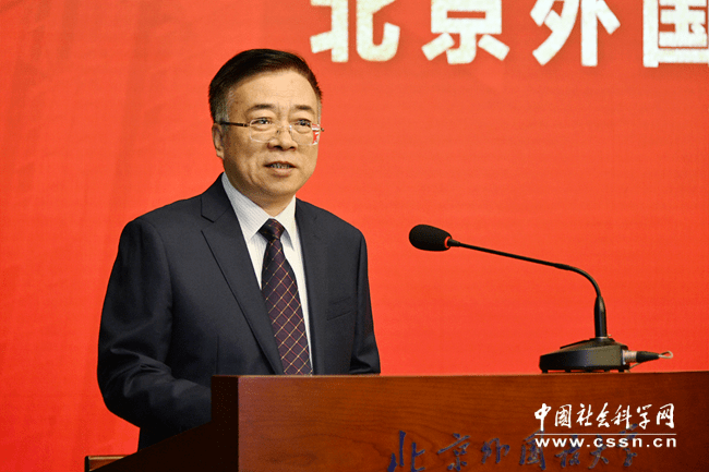 首届教材工作会议暨加强新时代高校教材建设圆桌论坛在京召开