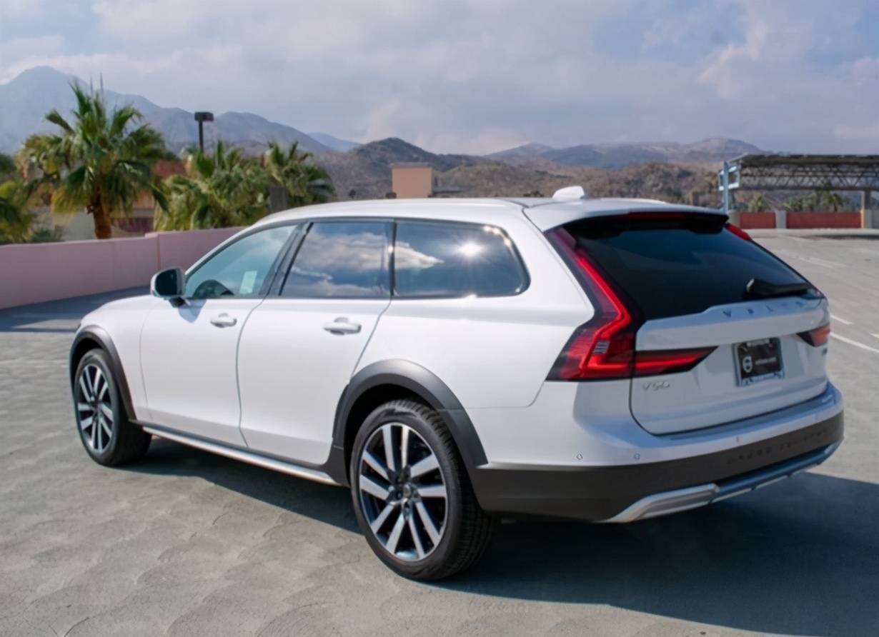 2022款沃尔沃v90实拍空间不输奥迪rs6落地38万还看啥5系