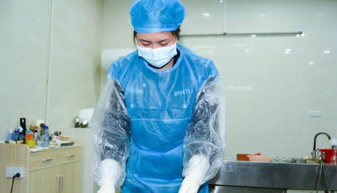 【教育整顿·弘扬英模精神】女法医韦丝娜:奉献不言苦,追求无止境