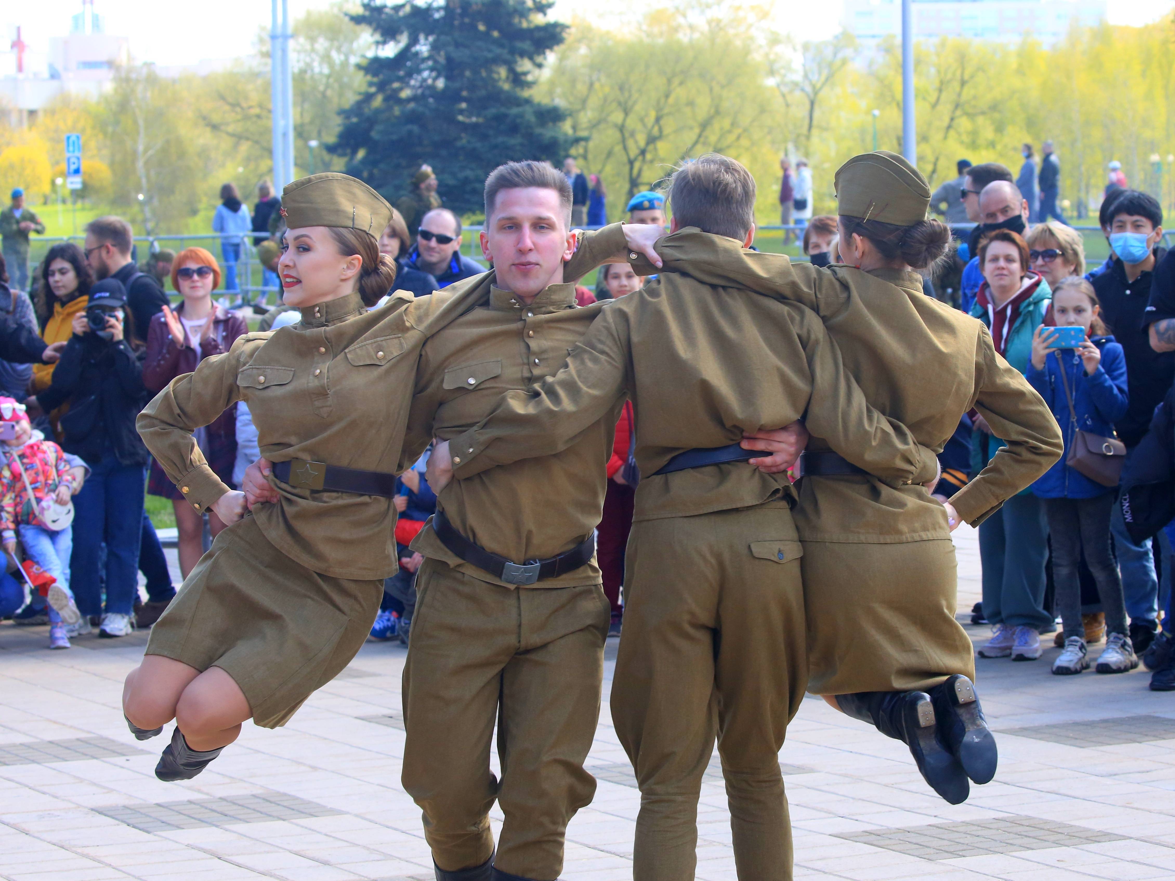 白俄罗斯纪念卫国战争胜利76周年_新华社