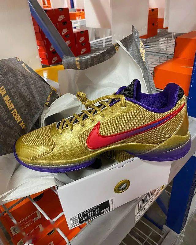 最后一双科比联名undefeated合作款国内明日抽签开启