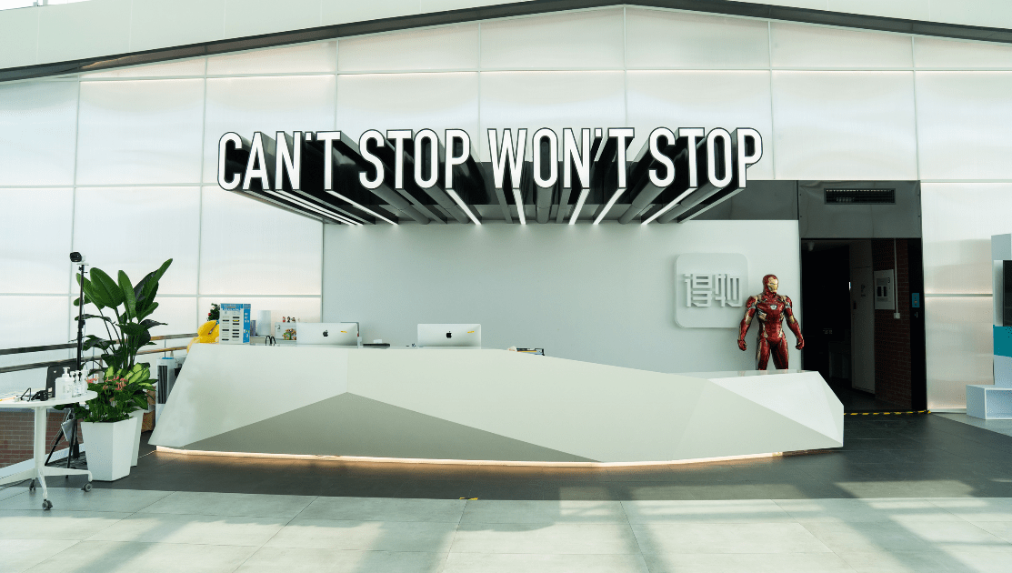 拥抱年轻消费者coach牵手得物app