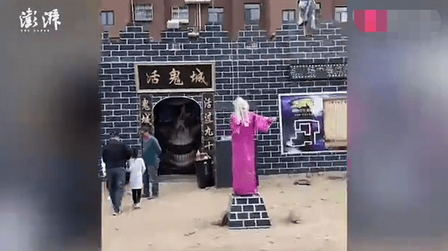 居民楼前建"活鬼城",住户吓得不敢睡,网友:白天看都瘆得慌!