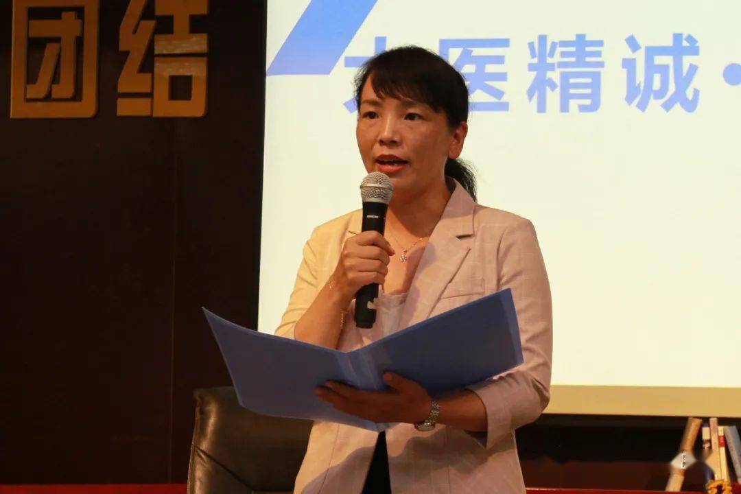 石市二院举办诵读时代经典献礼建党百年读书分享会