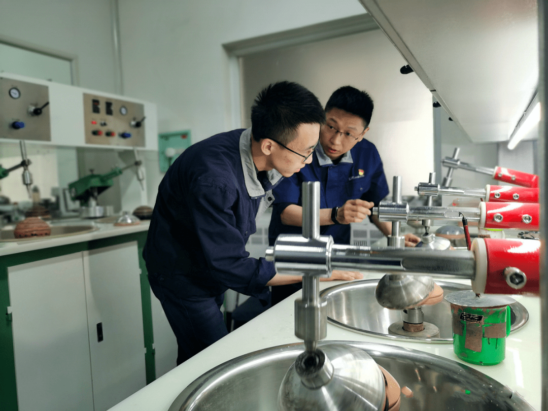 【礼赞新时代 最美劳动者】闫俊辉:埋头苦干攻克科研难题