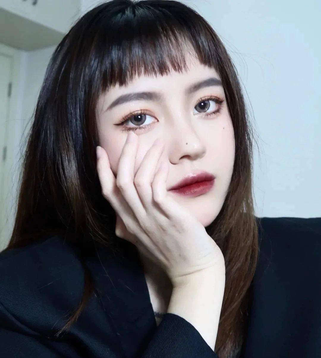 减龄担当眉上刘海,一秒变身满分少女