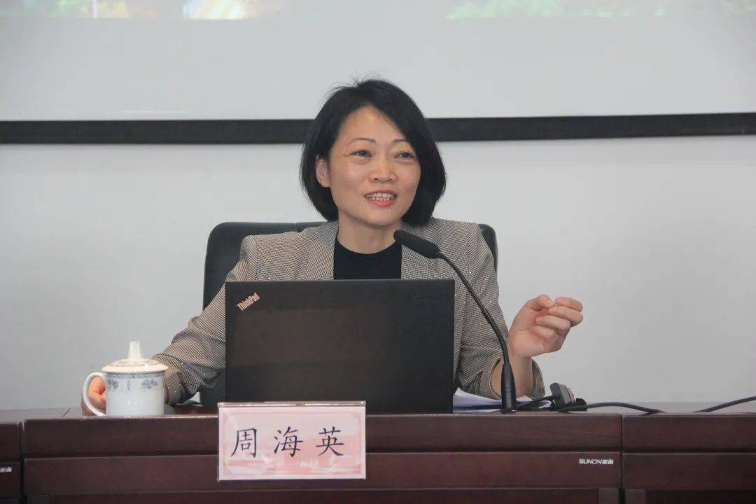 此次活动特别邀请了金山医院呼吸科副主任医师周海英与财政干部分享