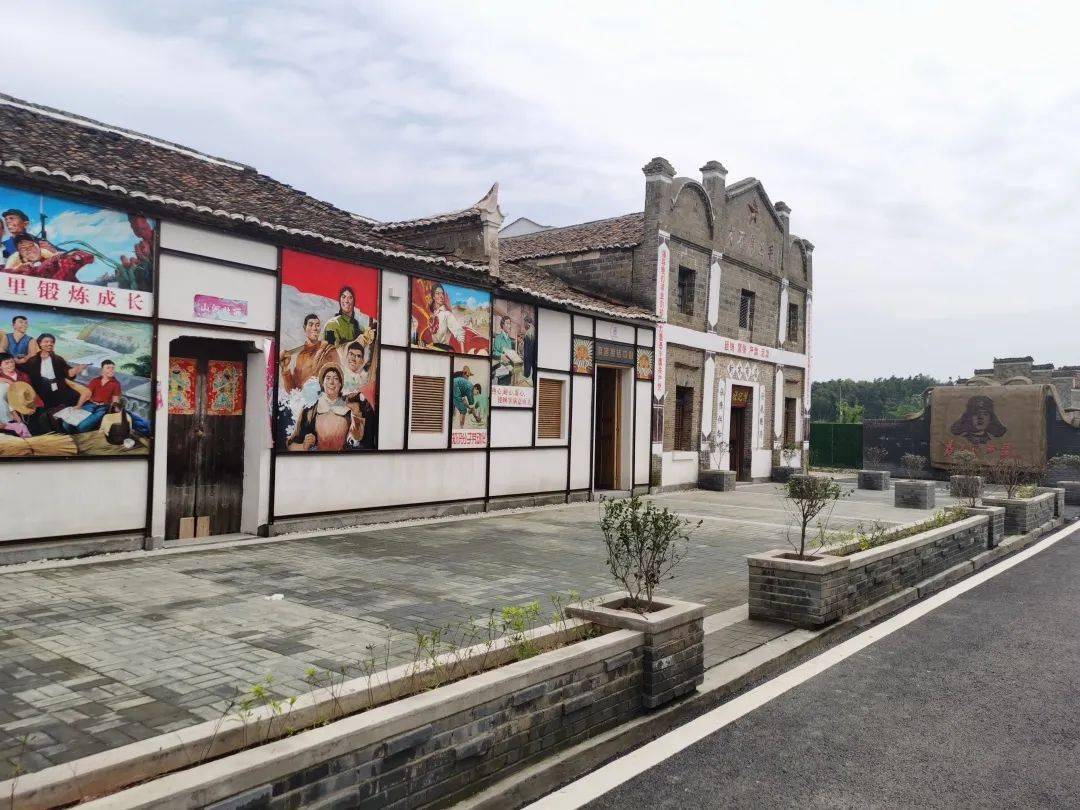 丰城市丽村镇源头活水展特色风情