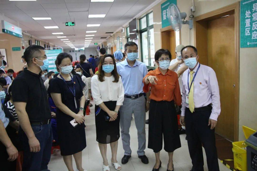 突破10万剂次冼富兰率队检查丹灶新冠疫苗接种工作送去慰问关心