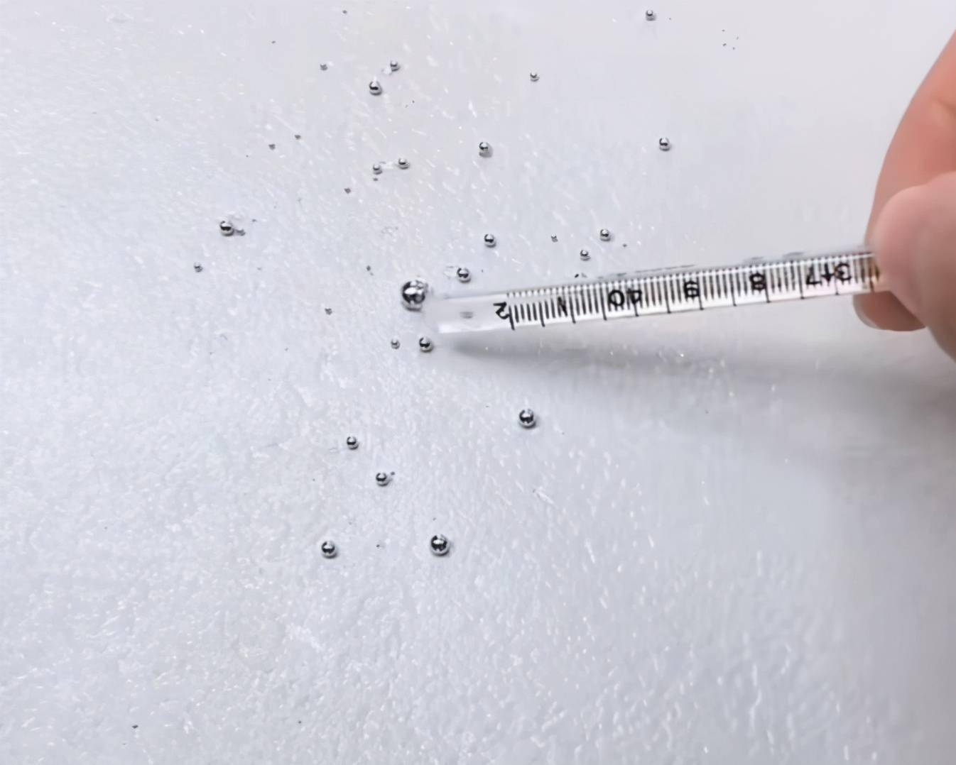 水银体温计要消失了该用什么给宝宝测温体温计的选择看这篇