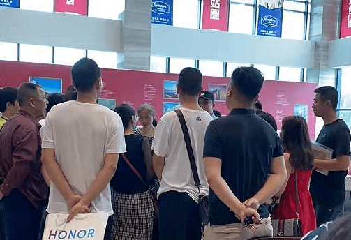 身边丨桂林北门的一小区摊上事了,业主们集体维权,警方介入调查!_车位