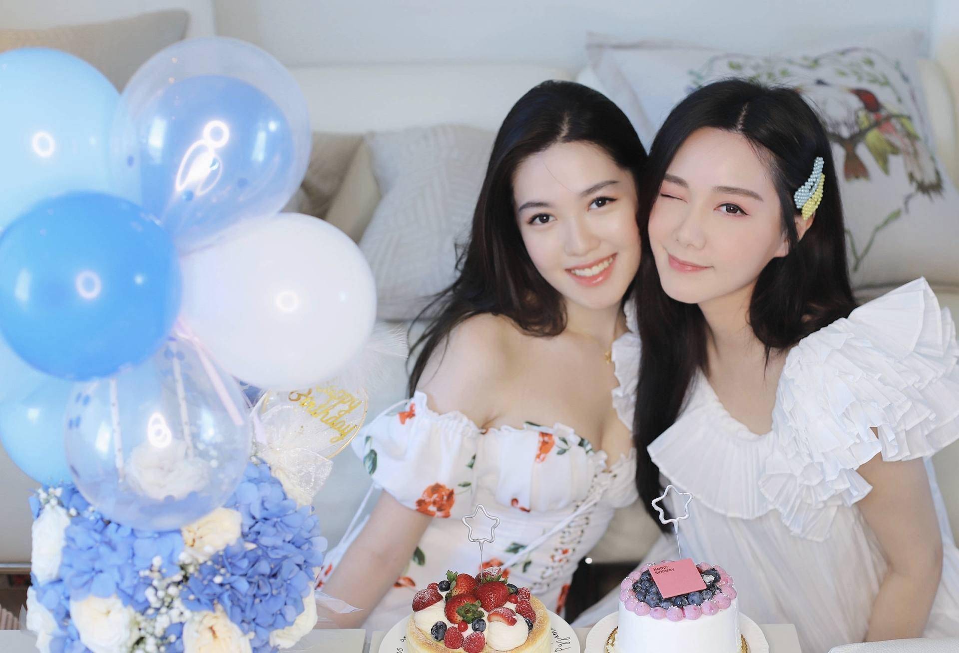 汤洛雯亲妹妹长相甜美,身材出众具有星味,一家高颜值羡煞旁人