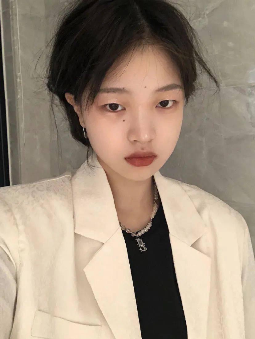 美女的夏天缺不了的东西拼多多520都有卖