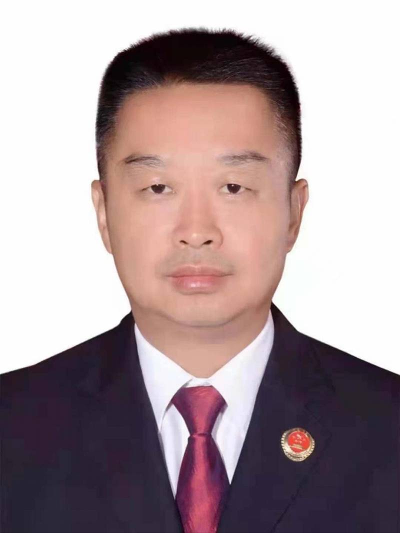 李小东当选市人民检察院检察长