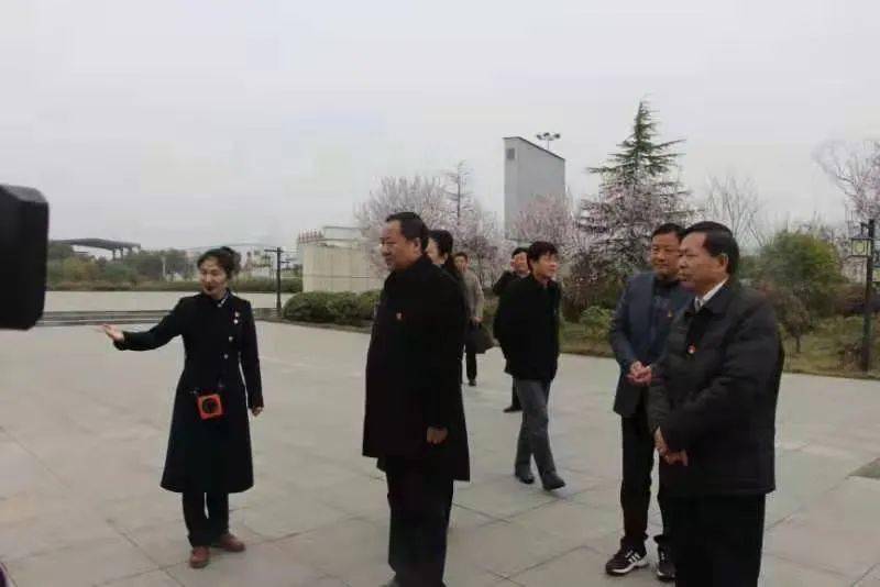 怎么才能变得开朗健谈 253023b9ab4648d48eee451eaad40b86.jpeg