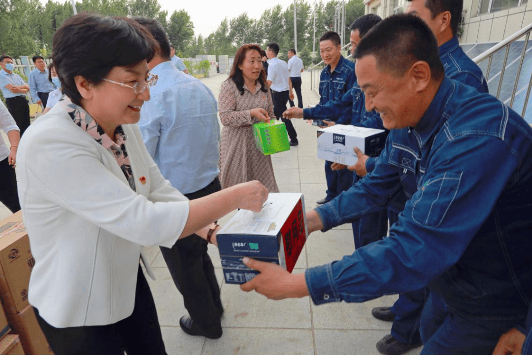 学党史办实事工会进万家农电工三问调研走访慰问活动