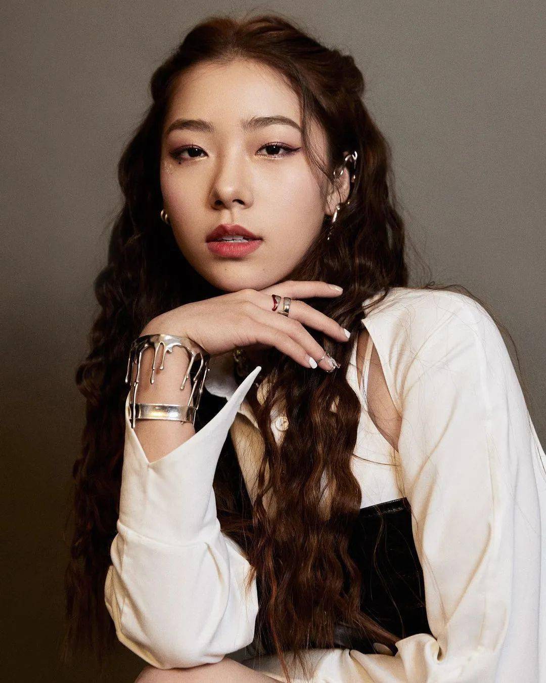 w8ves阿达娃让我们共同感受她的girlspower