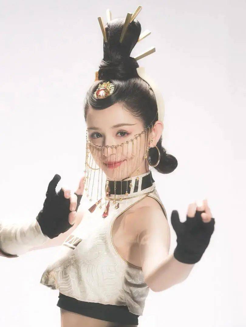 【看图】告诉你,哈妮克孜凭什么"一夜"爆红?_哈尼克