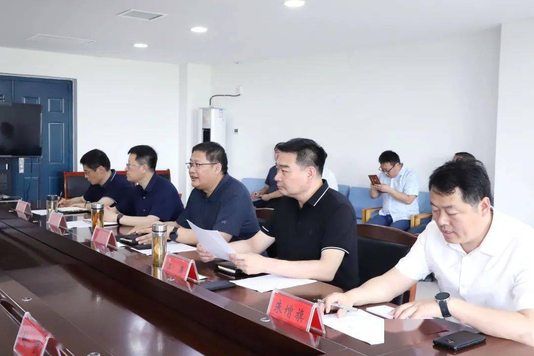 担当在身步履锵锵亚鹍书记一线探民情指方向