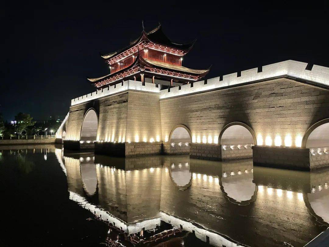 上海青浦水城门图片